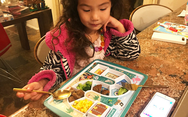 Favorite Things Friday: Dinner Winner Kids Dinner Trays (Making Meal Time Fun) 😋