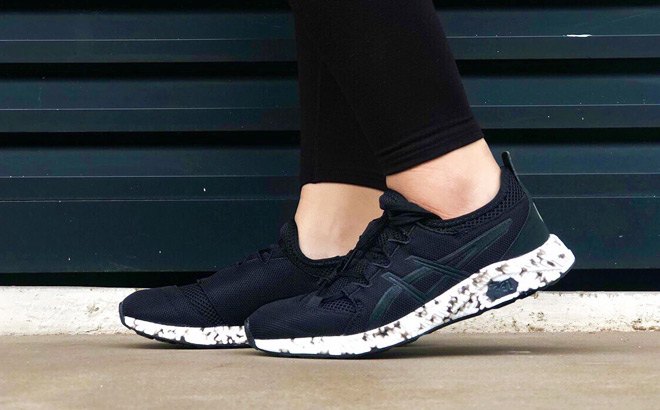 Asics running hypergel sai knitted trainers in black Clearance