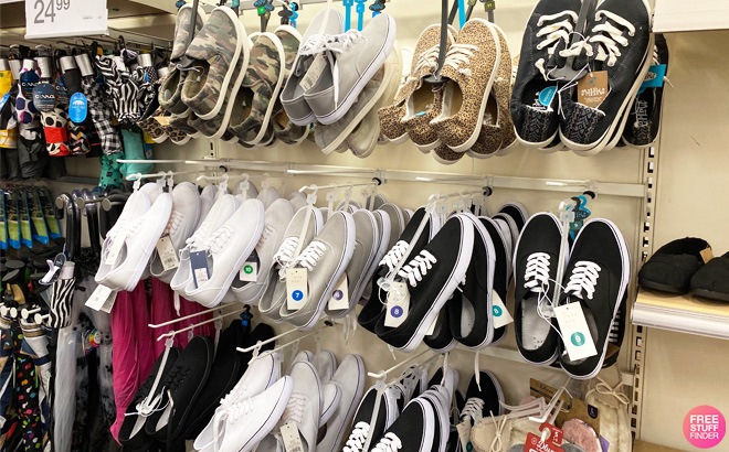 $10 Off $40 Women's Shoes at Target!