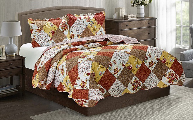 Reversible Quilt Bed Set $18.99 (Reg $80)