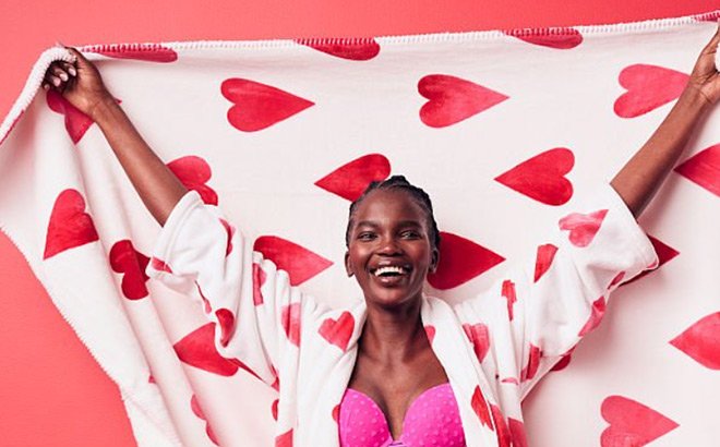 Victoria s Secret Plush Heart Blanket 25 Free Stuff Finder