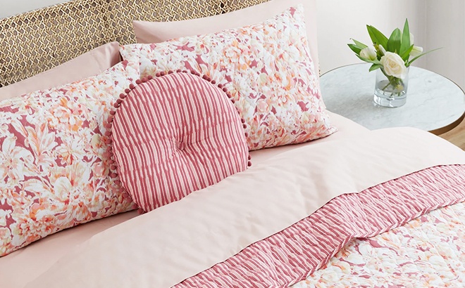 Up To 75% Off Quilt Sets at Wayfair
