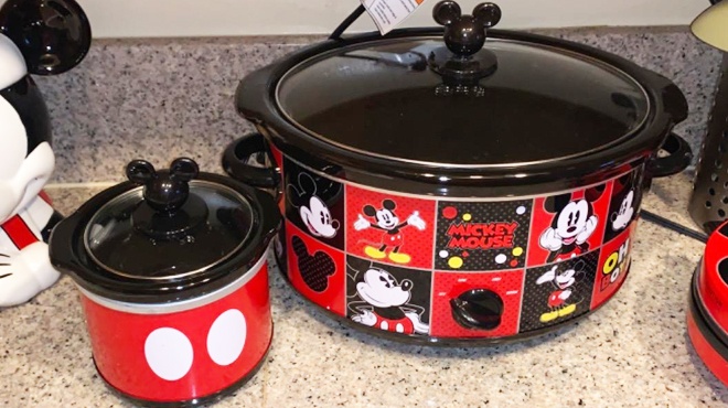 Mickey Mouse 5-Quart Slow Cooker With 20 Ounce Dipper