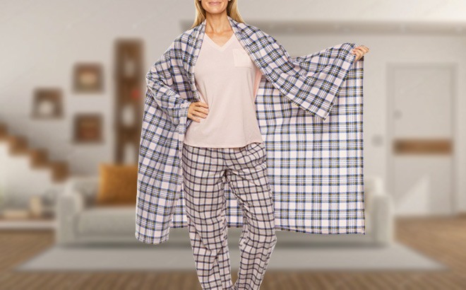 Womens 4-Piece Pajama Sets $16!