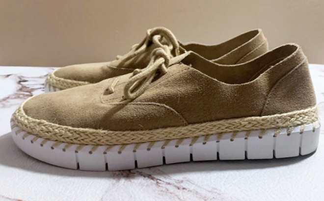 Women's Shoes $15.99 (Reg $60)