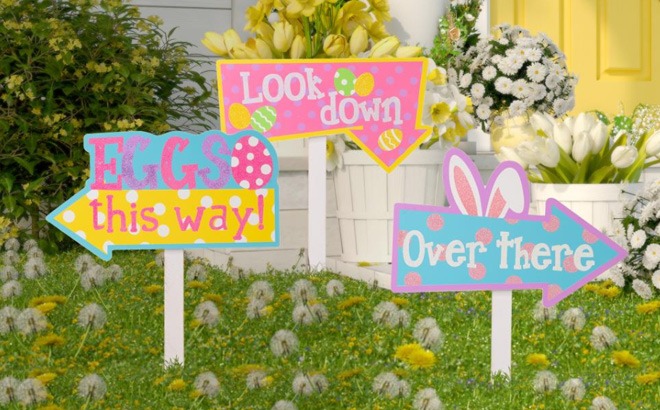 Easter Yard Signs 3-Pack for $24 (Reg $70)