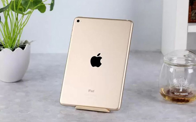 Apple Refurbished Gold iPad Mini 4 $250