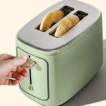 Beautiful-2-Slice-Touchscreen-Toaster-1-768×477