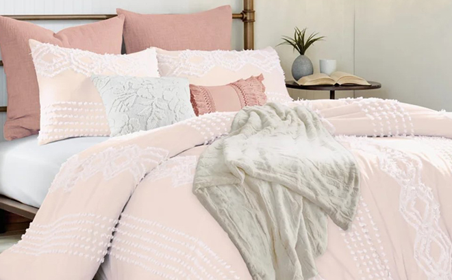Bedding Up to 90% Off (End of Year Sale)!