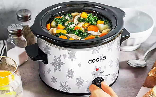 https://www.freestufffinder.com/wp-content/uploads/2022/12/Cooks-1.5-Quart-Holiday-Slow-Cooker-1.jpg