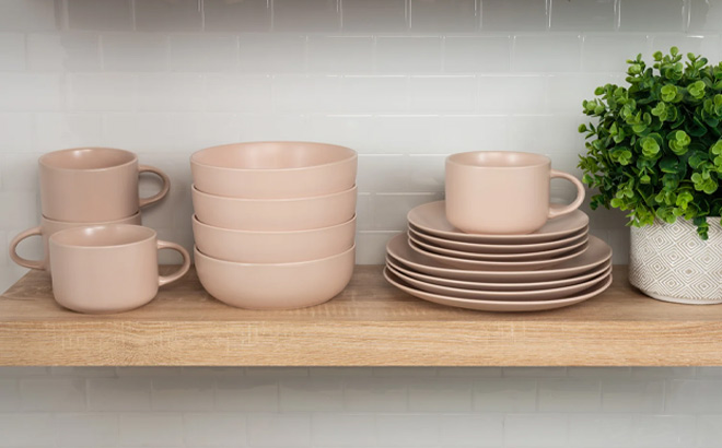 Dinnerware Sets Up to 80% Off at Wayfair!
