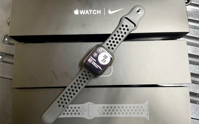 Apple Watch Nike SE (1st Gen) $199 Shipped
