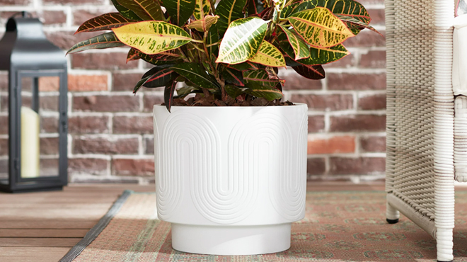 Better Homes and Gardens Amy Planter in White Color