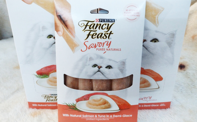 Fancy Feast Savory Puree Cat Treats
