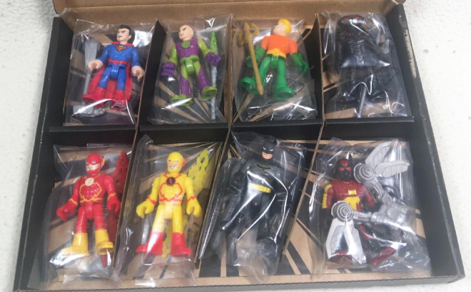 Imaginext DC Super Friends 8 Piece Figure Set 1
