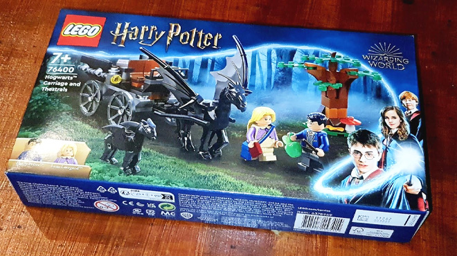 LEGO Harry Potter Hogwarts Carriage and Thestrals Building Toy Set