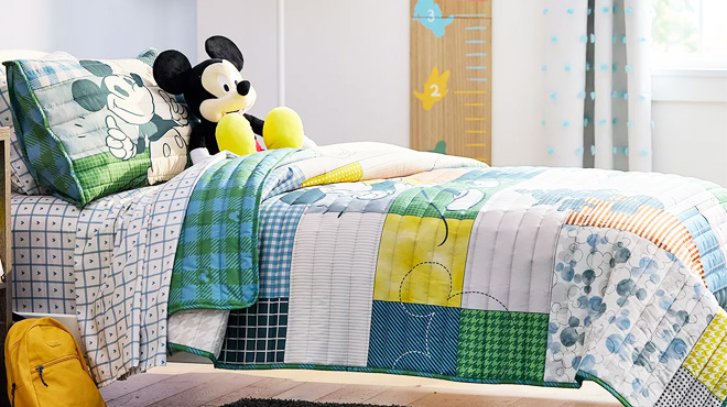 The Big One Disneys Mickey Quilt Set