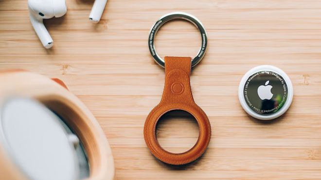 Apple AirTag Single Tracker with Keychain Case Voucher