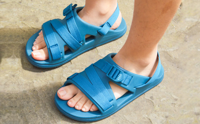 Kid Wearing Chaco Chillos Kids Blue Sport Sandals