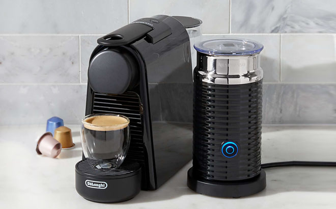 DeLonghi Nespresso Essenza Mini Coffee Machine with Aeroccino Milk Frother
