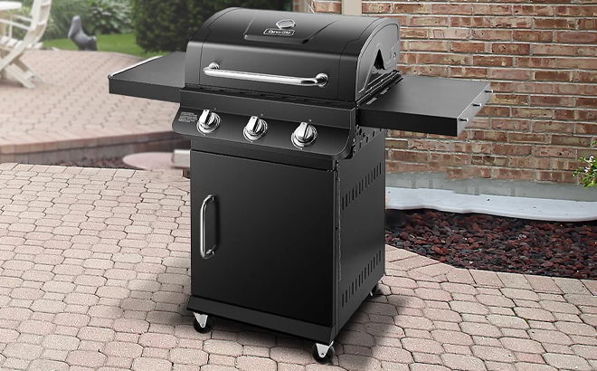 Dyna Glo Free Standing 3 Burner Gas Grill