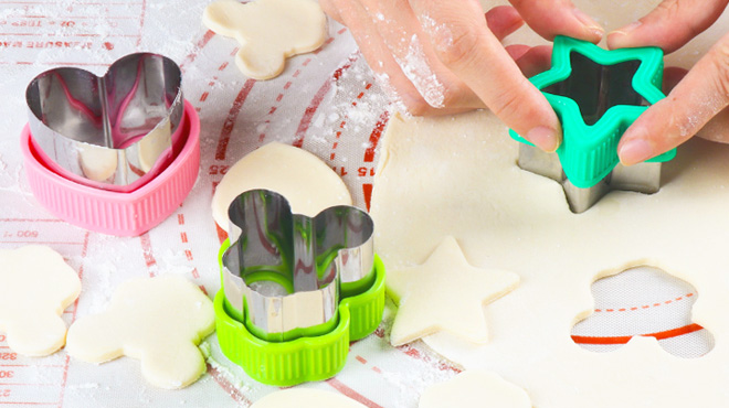 Fastspok Sandwich Cutter and Sealer 9-Piece Set featuring Heart, Mouse, and Star Shapes