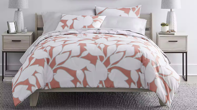 Home Expressions Mia Overshadow Leaves Reversible Complete Bedding Set