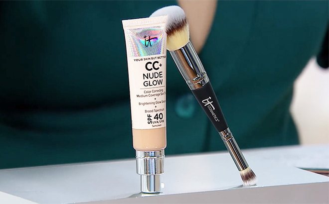 IT Cosmetics CC Nude Glow SPF40 with Luxe Brush