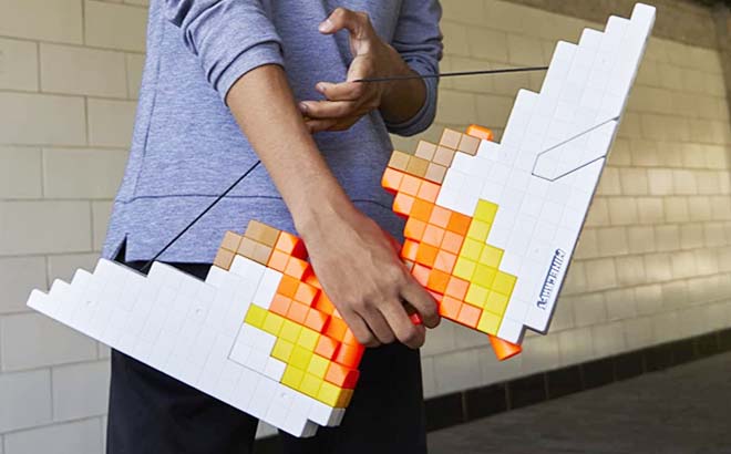 Nerf Minecraft Sabrewing Motorized Blaster