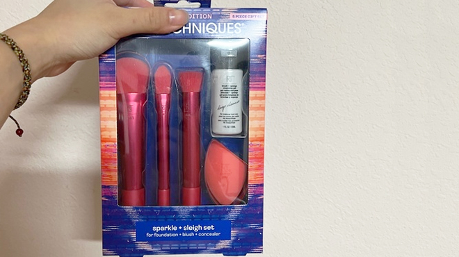 Real Techniques Sparkle Sleigh Set in a box Real Techniques Sparkle Sleigh Set in a box