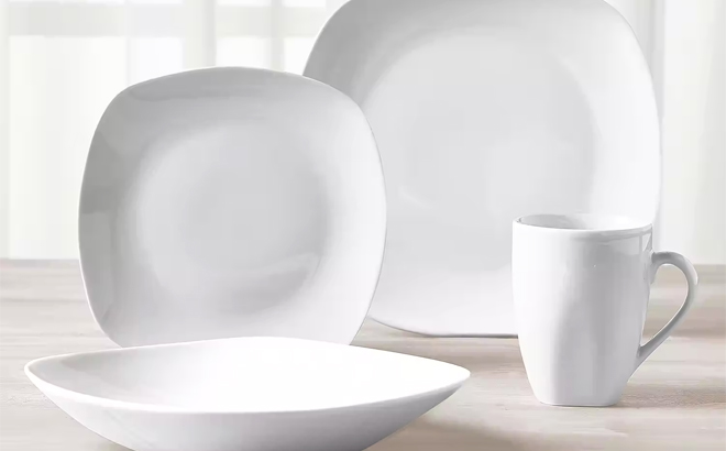 Tabletops Unlimited Quinto White Porcelain Square Dinnerware Set
