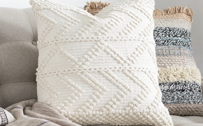 Anthonyson Fringed Pillow Cover