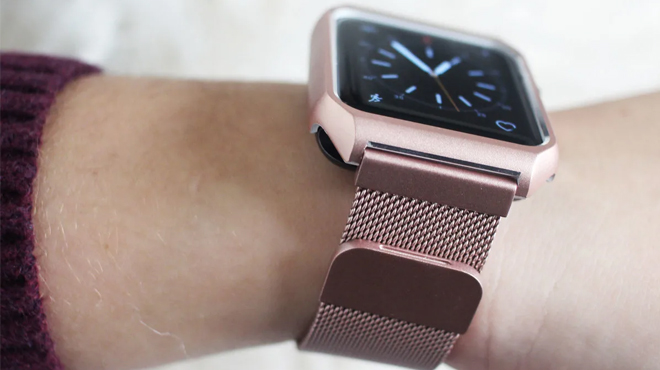 Apple Watch Mesh Band With Matching Frame on a Hand