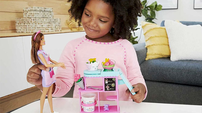 Barbie Florist Playset Brunette Doll 2