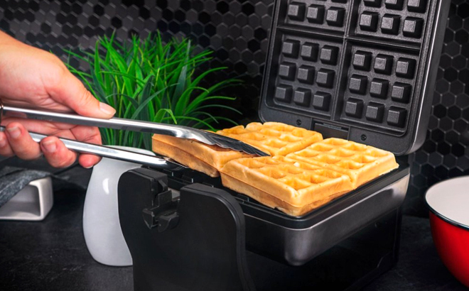 Bella Pro Series 4 Slice Rotating Waffle Maker