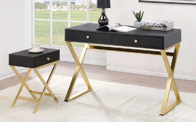 Cilly Desk 1