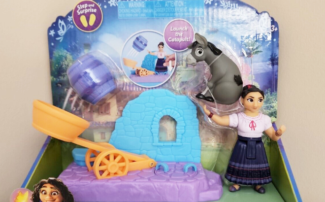 Diney Encanto Luisa Madrigal Super Strength Small Doll Playset