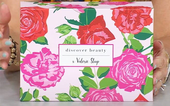 Discover Beauty Valerie Stup Sample on a Box Discover Beauty Valerie Stup Sample on a Box