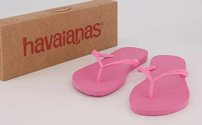 Havaianas Womens Crystal Rose Slim Sandals Next to a Box