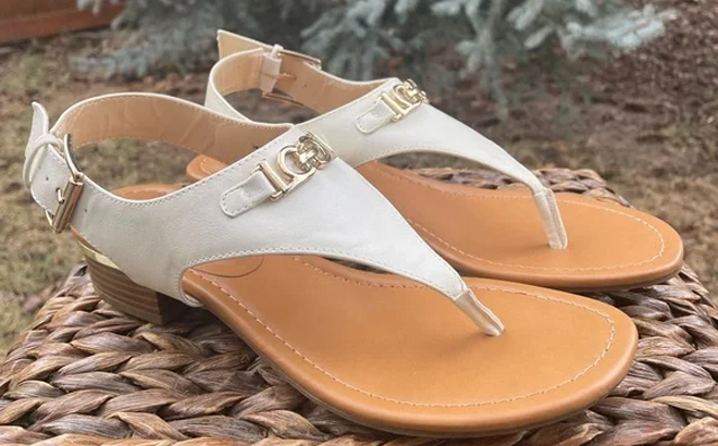 Liz Claiborne Womens Tiffin Flat Sandals in White Color
