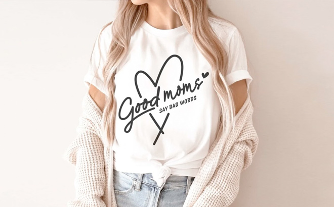 Mom Mama Mommy Madre Graphic Tee