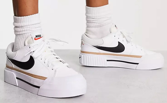 Nike Court Legacy Lift Sneakers