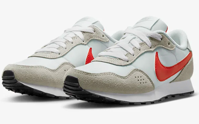 Nike MD Valiant