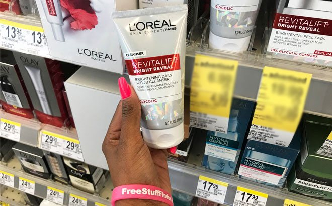 Person Holding Loreal Paris Revitalift Bright Reveal Cleanse