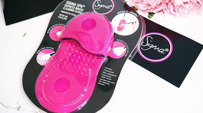 Makeup Brush Cleaning Glove