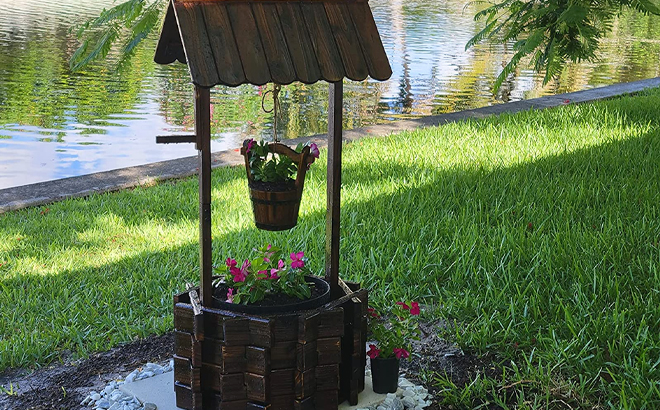 Wooden Wishing Well Planter Yard Decoration With A Bucket