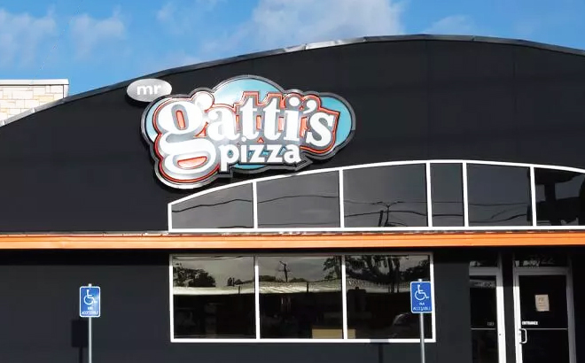 mr Gattis Pizza Storefront