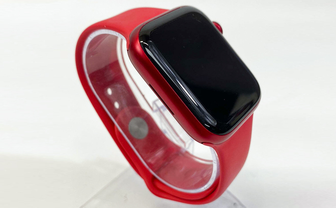 Apple Watch Series 7 in Red Color