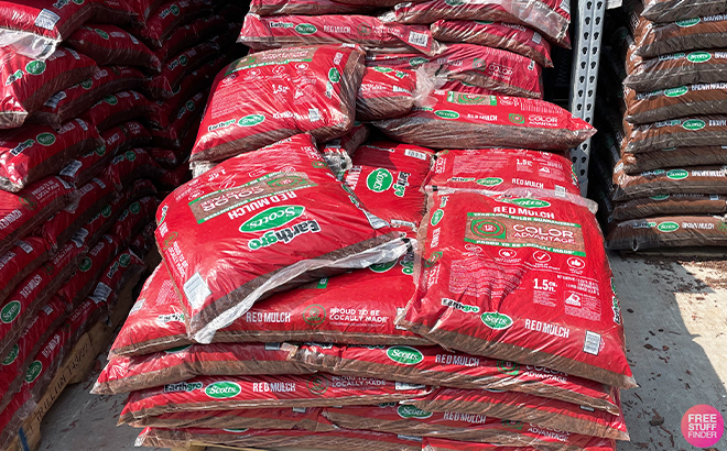 Earthgro Bagged Red Wood Mulch Stacked Up