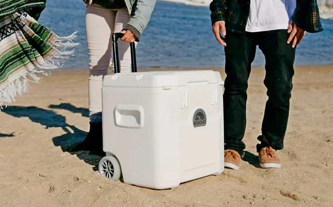 Igloo 52 Qt 5 Day Marine Ice Chest Cooler with Wheels